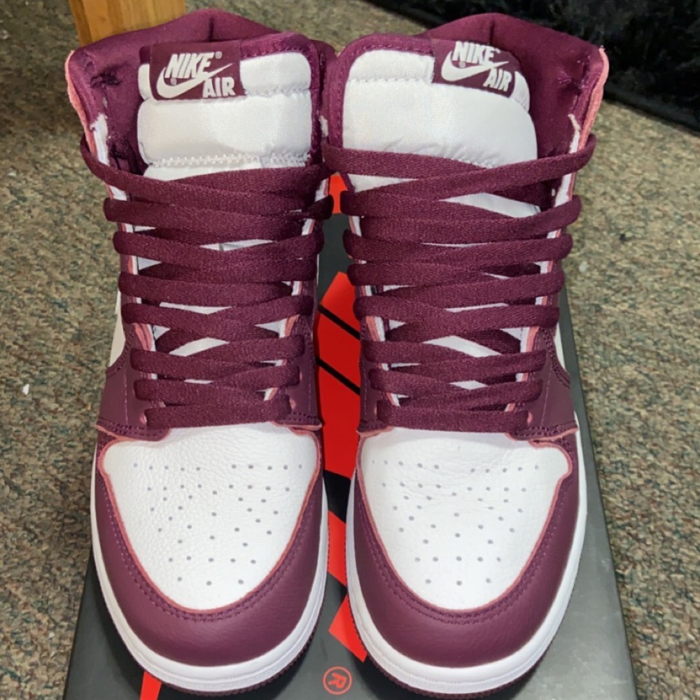 Jordan 1 Retro Bordeaux